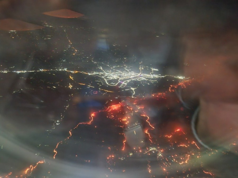 산불.jpg 하늘에서 본 산불