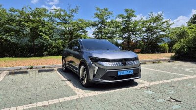 [시승기] ‘차급 뛰어넘는 공간·안락함’···르노 준중형 전기차 ‘세닉’