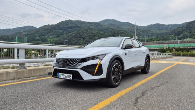 [시승기] ‘운전 재밌는데 연비도 높아’···푸조 ‘408 하이브리드’