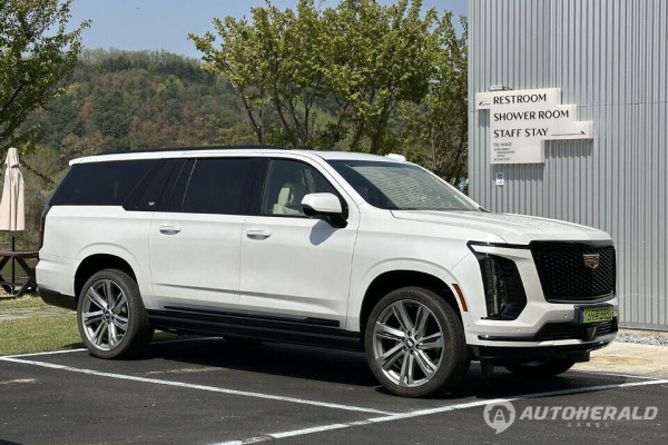 지난 24일, 서울과 강원도 일대에서 5세대 부분변경 캐딜락 