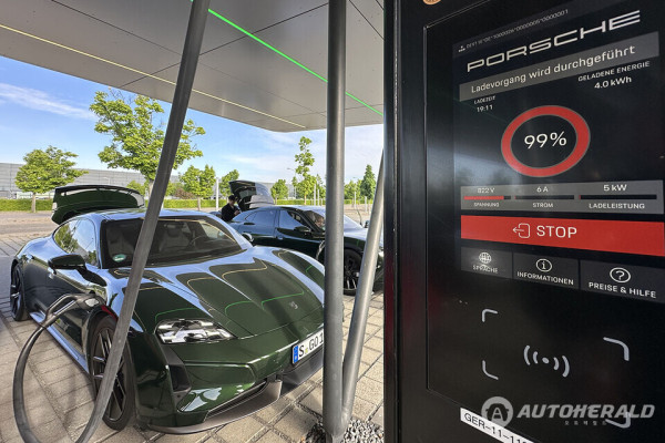 포르쉐 타이칸 터보(오토헤럴드 김훈기 기자)