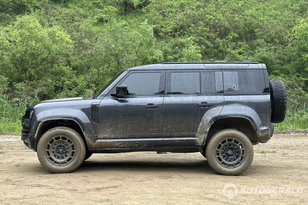 랜드로버 디펜더 옥타(오토헤럴드 김훈기 기자)