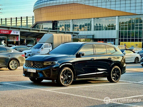 르노 그랑 콜레오스 에스프리 알핀 누아르. 999대 한정 생산 모델로 시승차에는 70번째 플레이트가 부착돼 있다. (오토헤럴드 김흥식 기자)