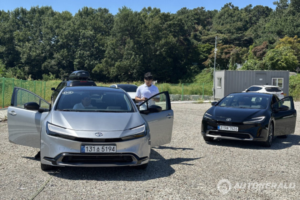 프리우스 HEV AWD XLE는 합리적 가격에 주행 안정성을 동시에 집은 부분이 특징이다(오토헤럴드 김훈기 기자)