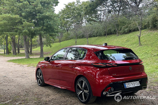 도심 주행에 약 50%를 전기 모드로 주행 할 수 있는 파워트레인 구성이 매력이다(오토헤럴드 김훈기 기자)