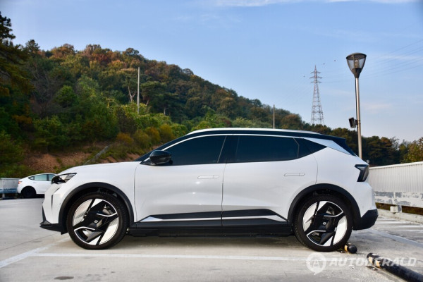 세닉 E-Tech는 LG에너지솔루션 NCM 배터리, 전기차 전용 플랫폼, 효율적인 배터리 관리 시스템으로 에너지 효율은 물론 주행 안정성까지 뛰어난 모델이다. (김흥식 기자)