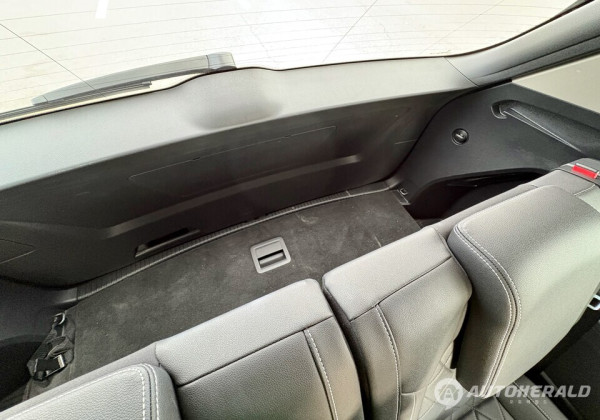 3열 시트 뒤편으로 확보된 트렁크 공간. 583ℓ의 기본 적재 용량은 대형 패밀리 SUV의 장점을 그대로 보여준다.(오토헤럴드 김흥식 기자)