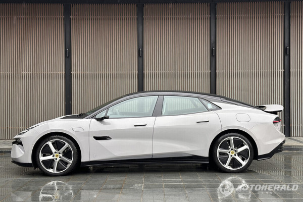 로터스 에메야는 공기저항계수 0.21Cd로 대형 전기 세단 가운데서도 최상위 수준이다(오토헤럴드 김훈기 기자)